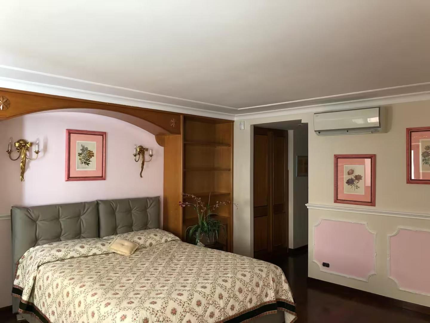 Luxury House With Private Garden Ferienhaus Rom