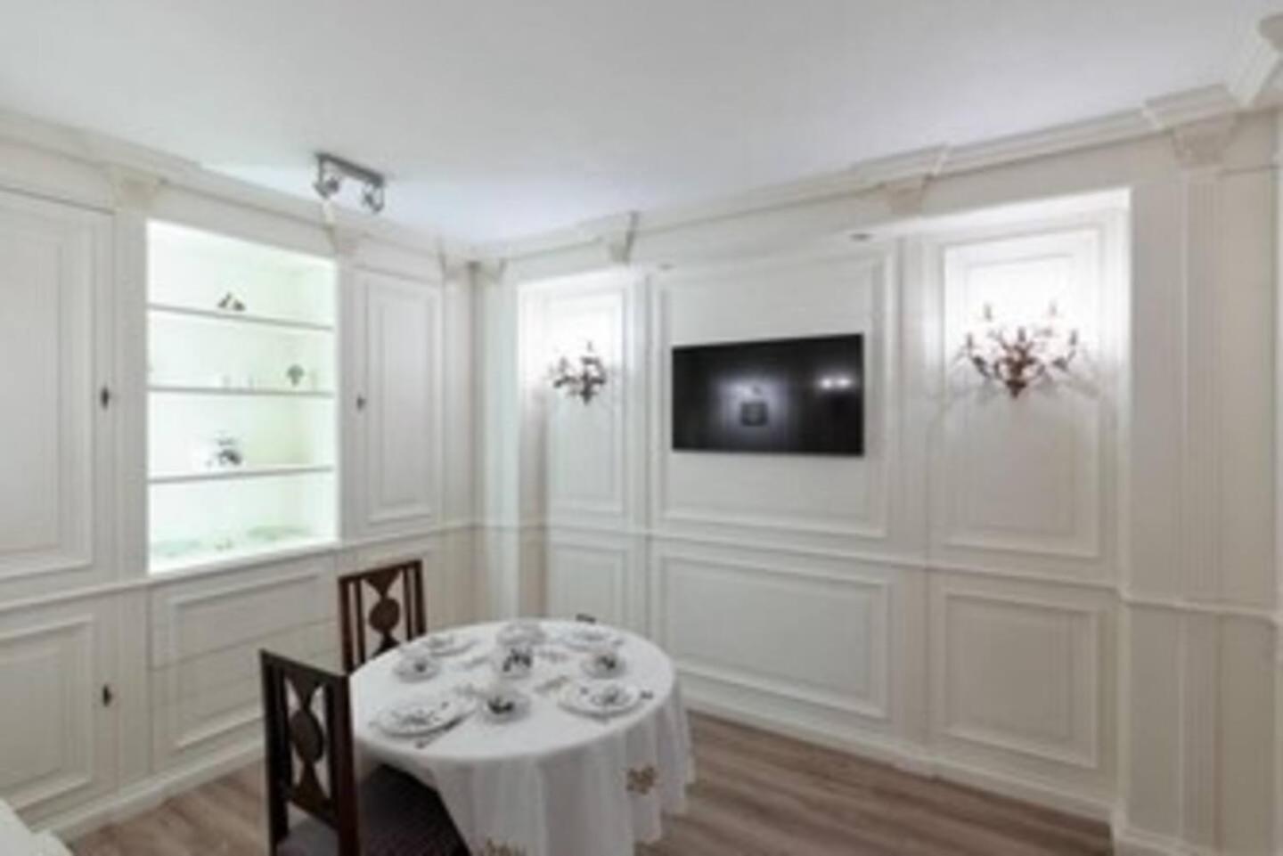 Ferienhaus Luxury House With Private Garden