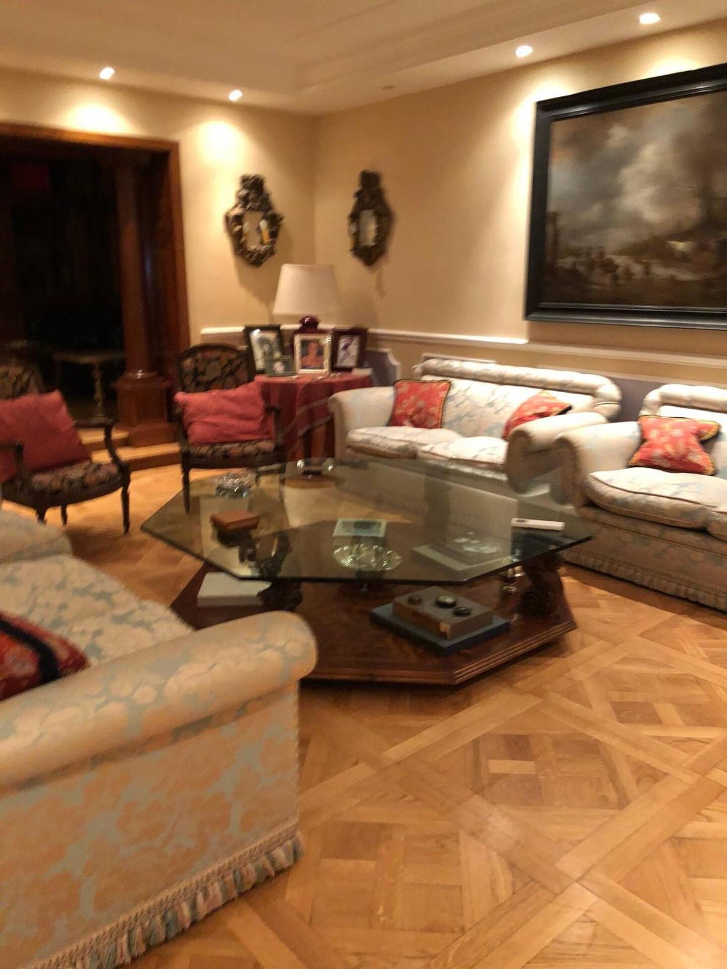 Ferienhaus Luxury House With Private Garden